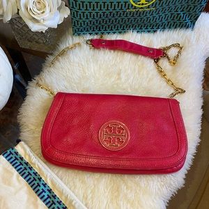 TORY BURCH FUCHSIA CROSS BODY BAG